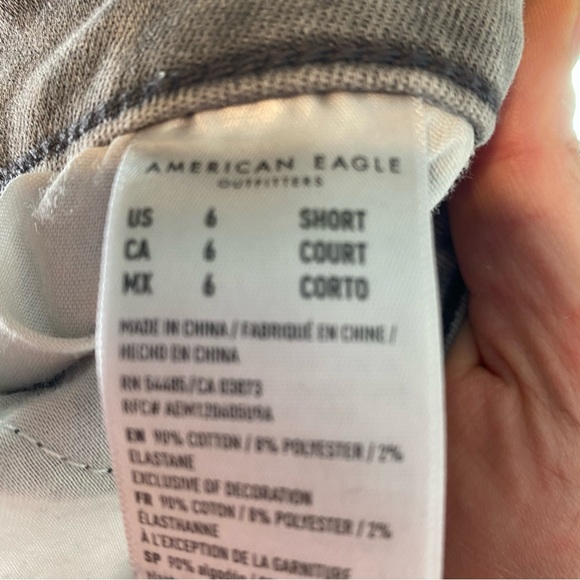 Woman’s American Eagle gray distressed super hi-rise jeggings size 6 SHORT - Picture 4 of 4